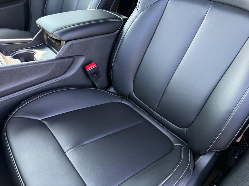 Jeep Grand Cherokee Vehicle Full-screen Gallery Image 31