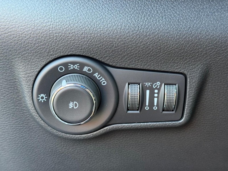 Jeep Compass Vehicle Full-screen Gallery Image 29