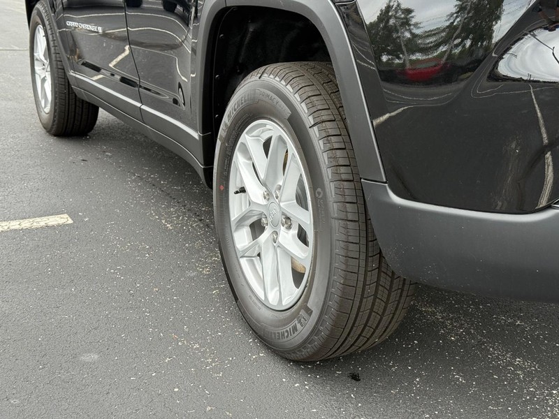 Jeep Grand Cherokee Vehicle Full-screen Gallery Image 6