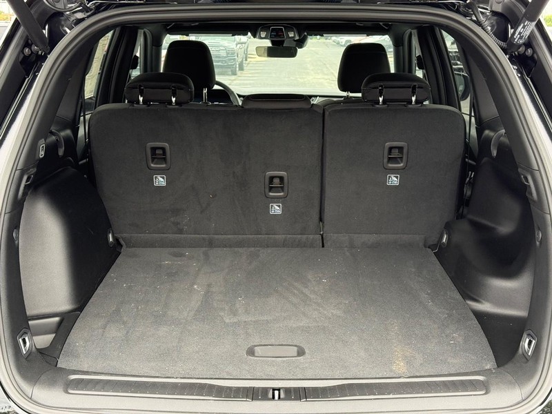 Jeep Grand Cherokee Vehicle Full-screen Gallery Image 7