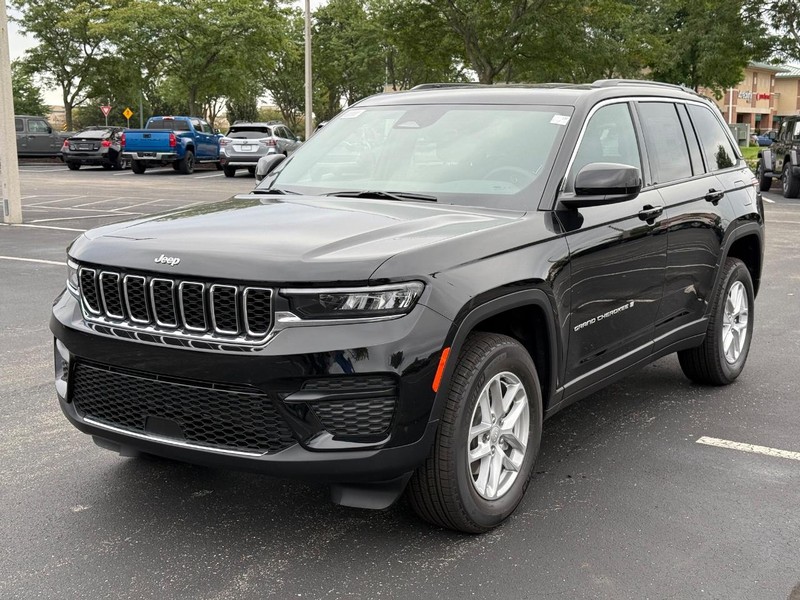 Jeep Grand Cherokee Vehicle Full-screen Gallery Image 10
