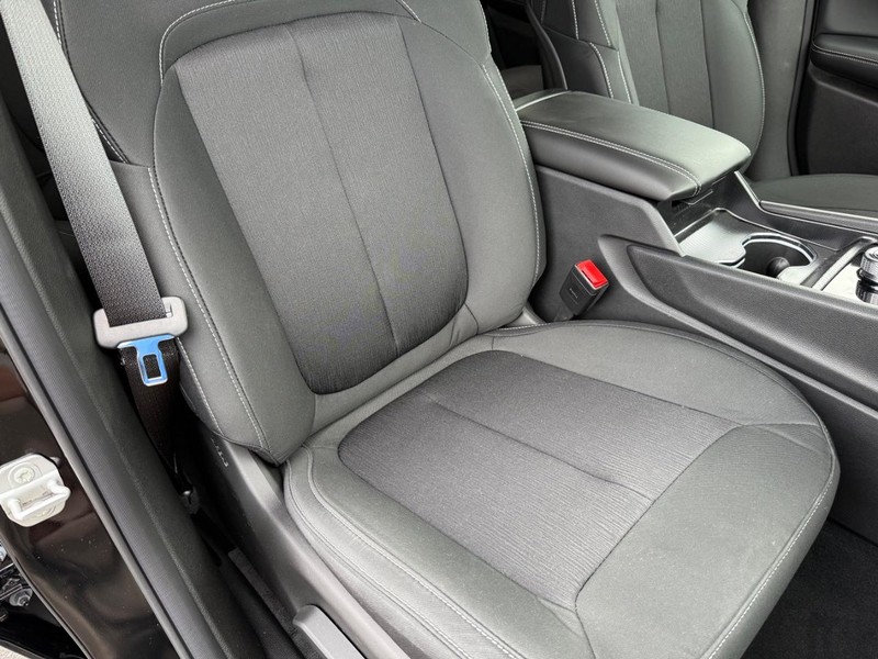 Jeep Grand Cherokee Vehicle Full-screen Gallery Image 18