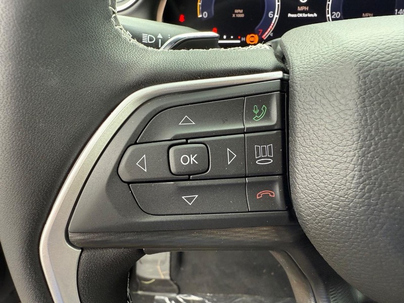 Jeep Grand Cherokee Vehicle Full-screen Gallery Image 22