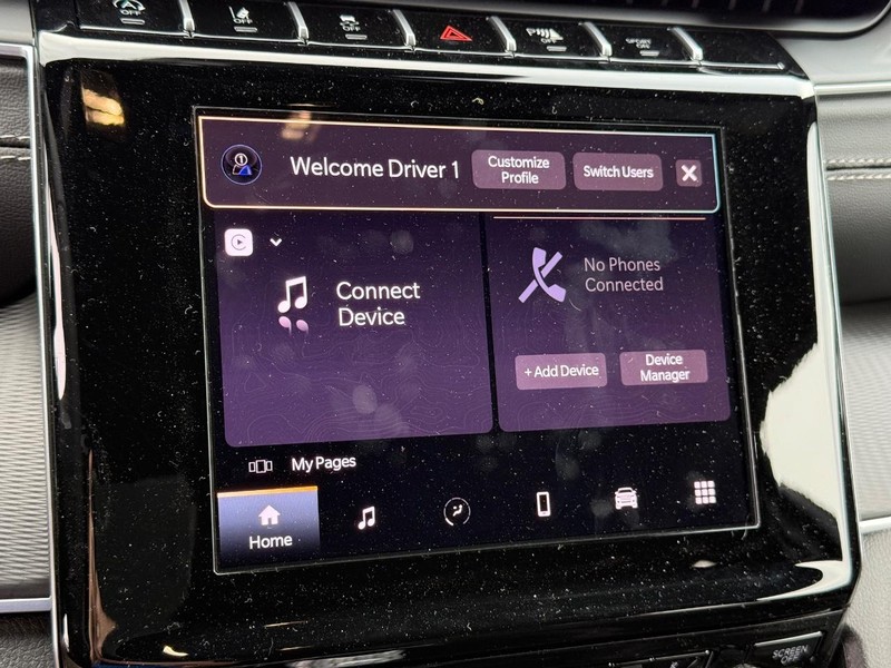 Jeep Grand Cherokee Vehicle Full-screen Gallery Image 26