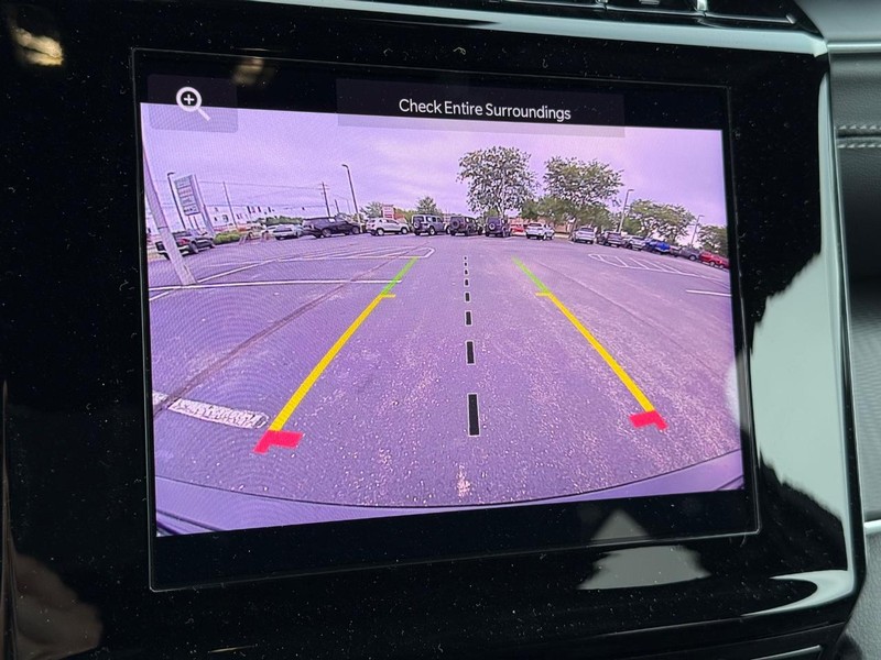 Jeep Grand Cherokee Vehicle Full-screen Gallery Image 27