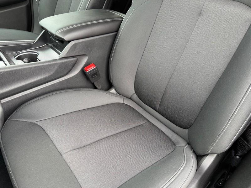 Jeep Grand Cherokee Vehicle Full-screen Gallery Image 34