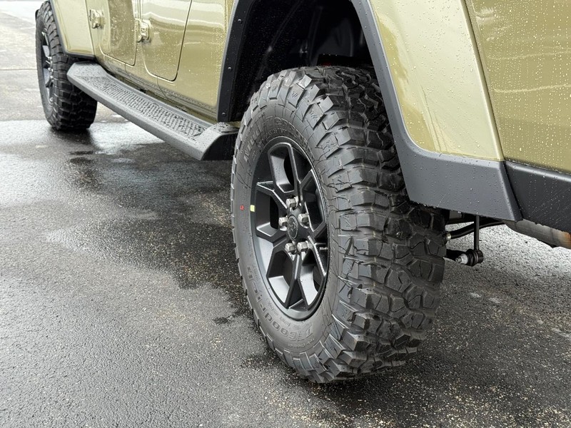 Jeep Gladiator Vehicle Full-screen Gallery Image 6