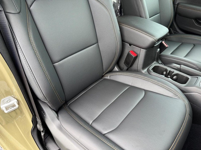 Jeep Gladiator Vehicle Full-screen Gallery Image 16