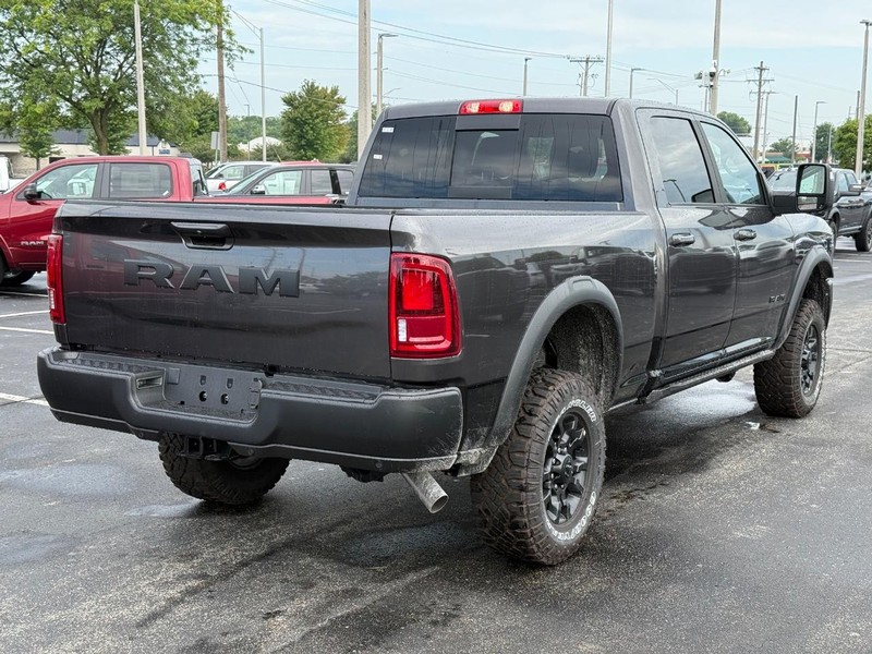Ram 2500 Vehicle Full-screen Gallery Image 3