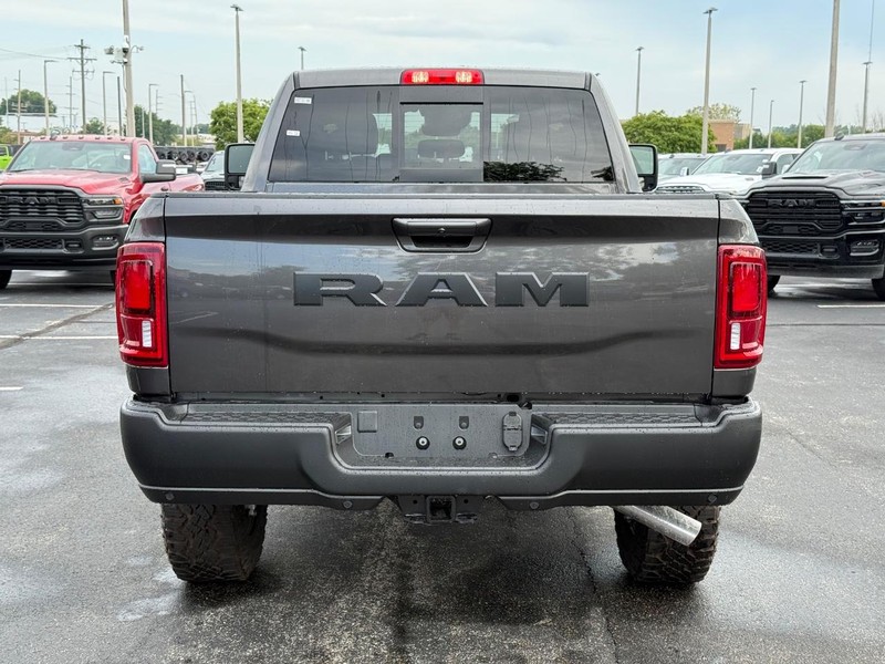 Ram 2500 Vehicle Full-screen Gallery Image 4