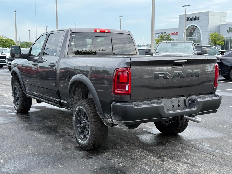 Ram 2500 Vehicle Full-screen Gallery Image 5
