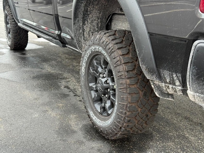 Ram 2500 Vehicle Full-screen Gallery Image 6