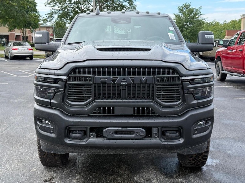 Ram 2500 Vehicle Full-screen Gallery Image 10