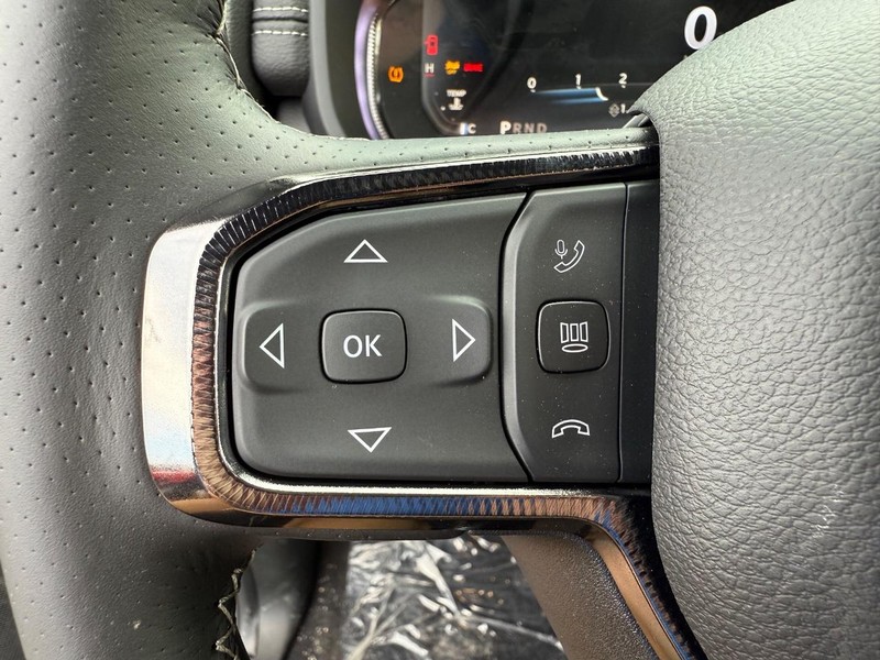 Ram 2500 Vehicle Full-screen Gallery Image 20