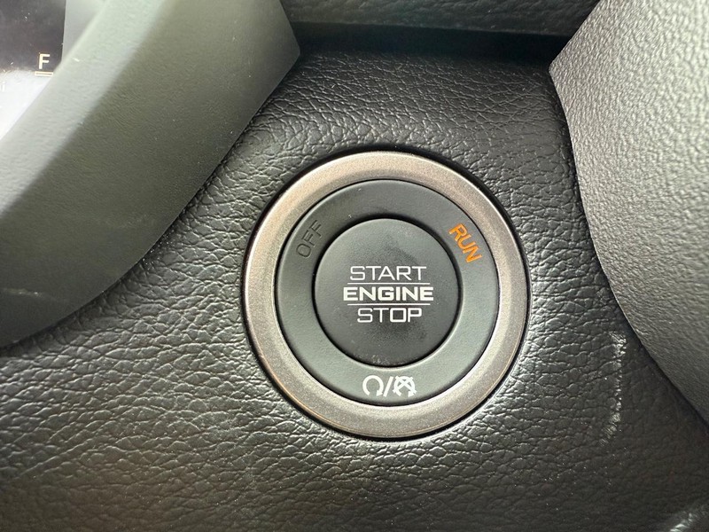 Ram 2500 Vehicle Full-screen Gallery Image 22