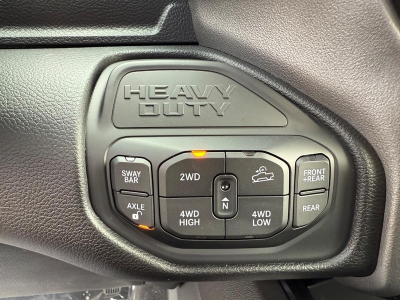 Ram 2500 Vehicle Full-screen Gallery Image 23