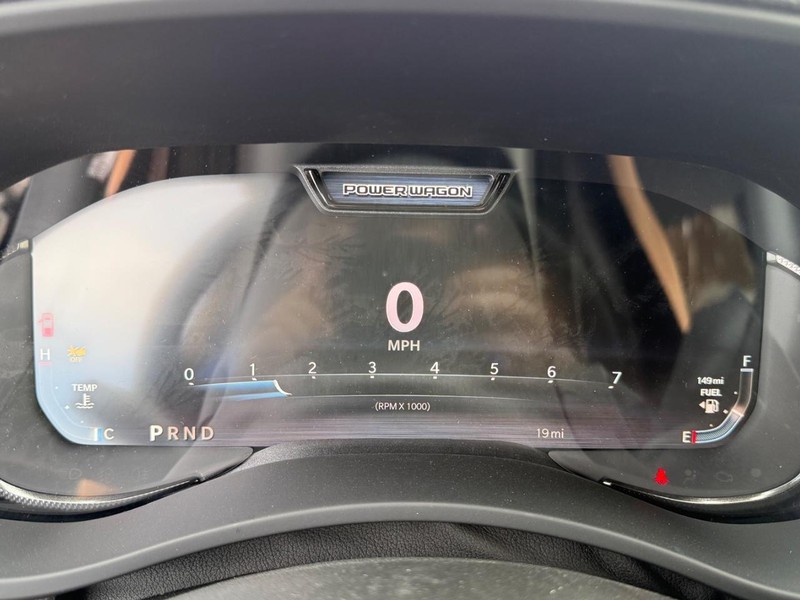 Ram 2500 Vehicle Full-screen Gallery Image 28