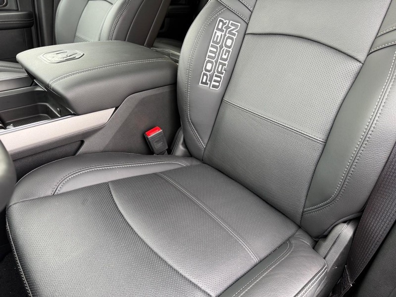 Ram 2500 Vehicle Full-screen Gallery Image 30