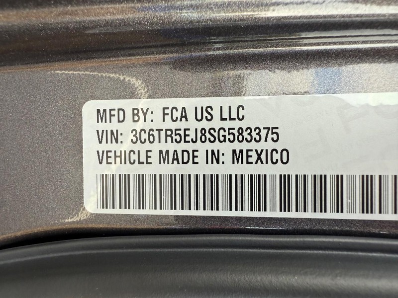 Ram 2500 Vehicle Full-screen Gallery Image 31