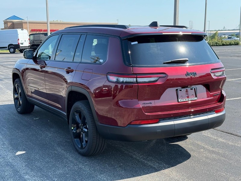 Jeep Grand Cherokee L Vehicle Full-screen Gallery Image 5