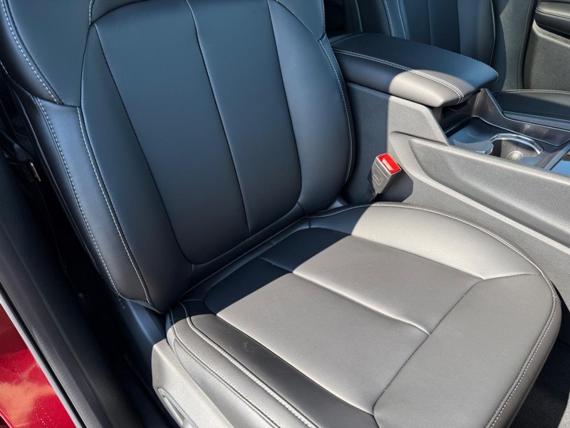 Jeep Grand Cherokee L Vehicle Full-screen Gallery Image 18