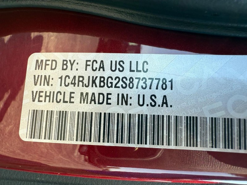 Jeep Grand Cherokee L Vehicle Full-screen Gallery Image 35