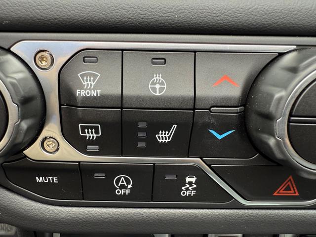 Jeep Wrangler Vehicle Full-screen Gallery Image 21