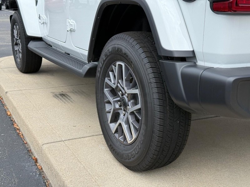 Jeep Wrangler Vehicle Full-screen Gallery Image 6