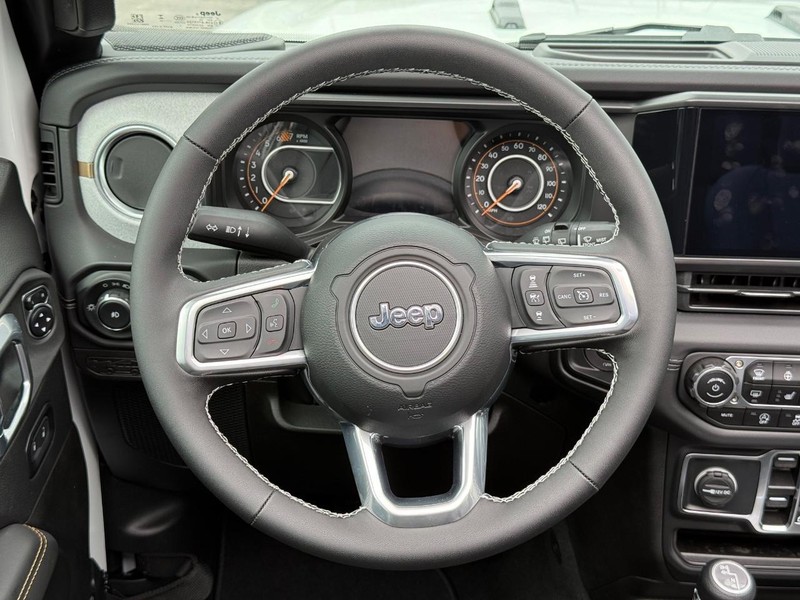 Jeep Wrangler Vehicle Full-screen Gallery Image 15