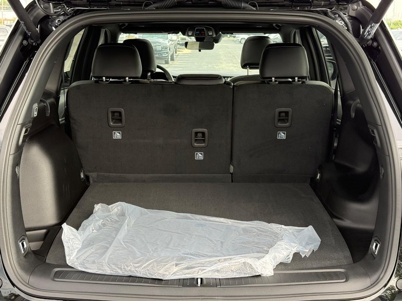 Jeep Grand Cherokee Vehicle Full-screen Gallery Image 7