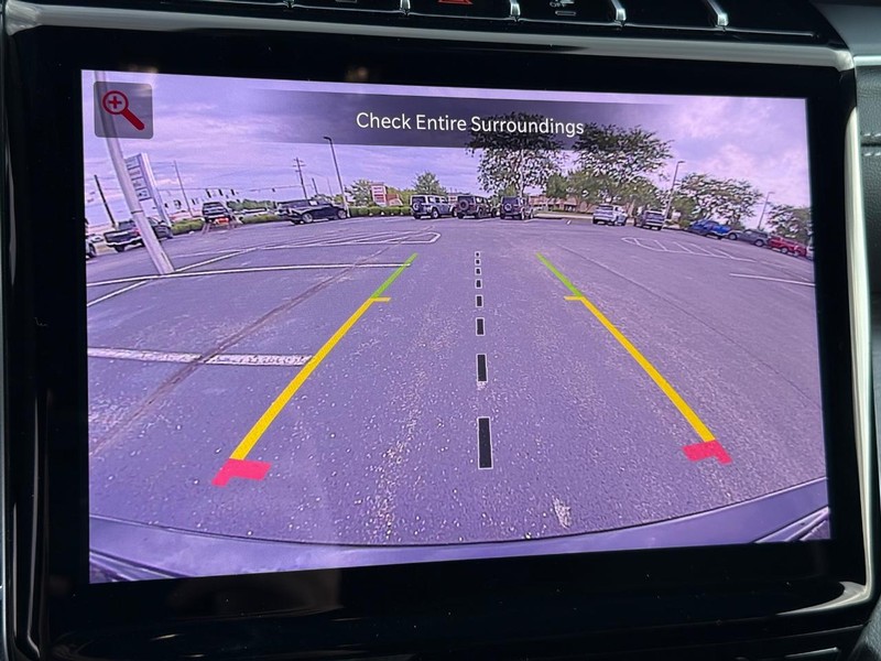 Jeep Grand Cherokee Vehicle Full-screen Gallery Image 27