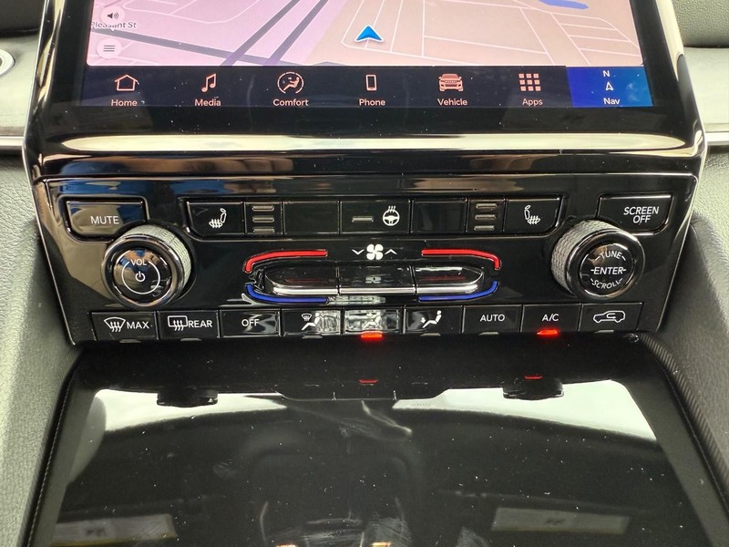 Jeep Grand Cherokee Vehicle Full-screen Gallery Image 28