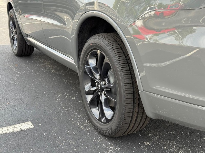 Dodge Durango Vehicle Full-screen Gallery Image 6