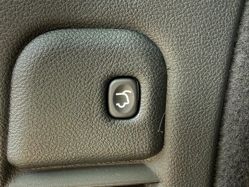 Dodge Durango Vehicle Full-screen Gallery Image 8