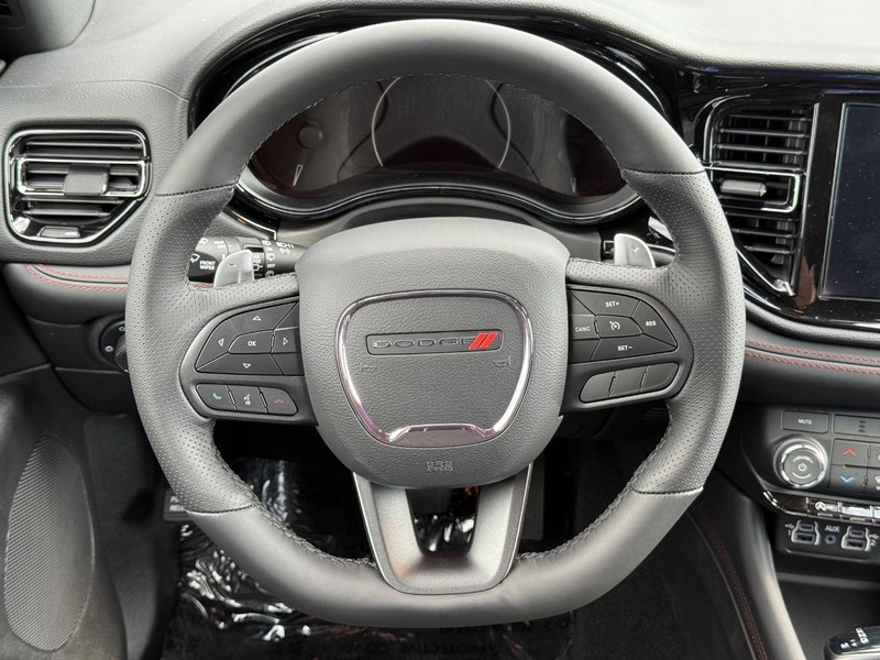 Dodge Durango Vehicle Full-screen Gallery Image 15