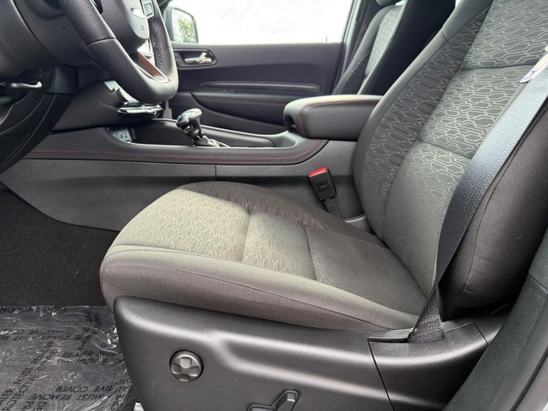 Dodge Durango Vehicle Full-screen Gallery Image 19