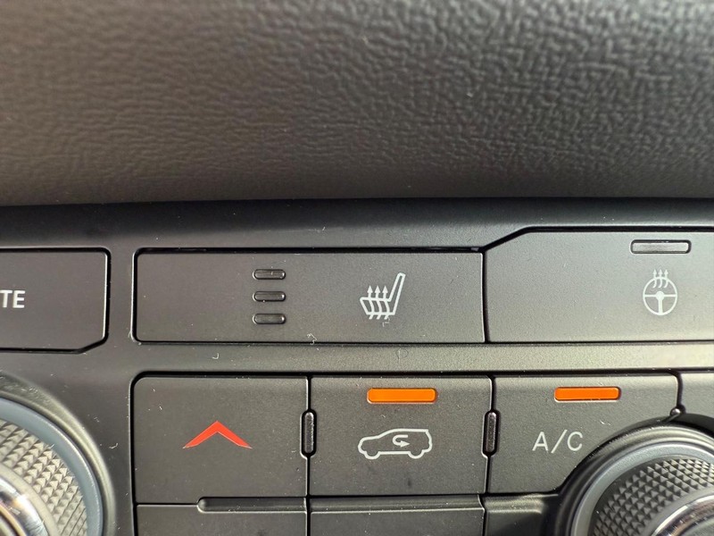 Dodge Durango Vehicle Full-screen Gallery Image 24