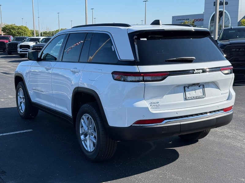 Jeep Grand Cherokee Vehicle Full-screen Gallery Image 5