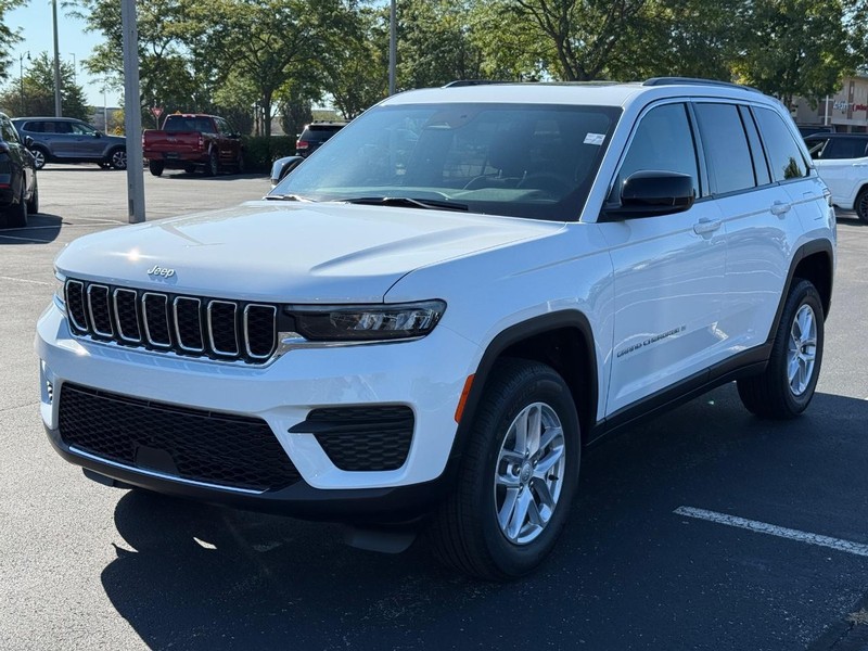 Jeep Grand Cherokee Vehicle Full-screen Gallery Image 8