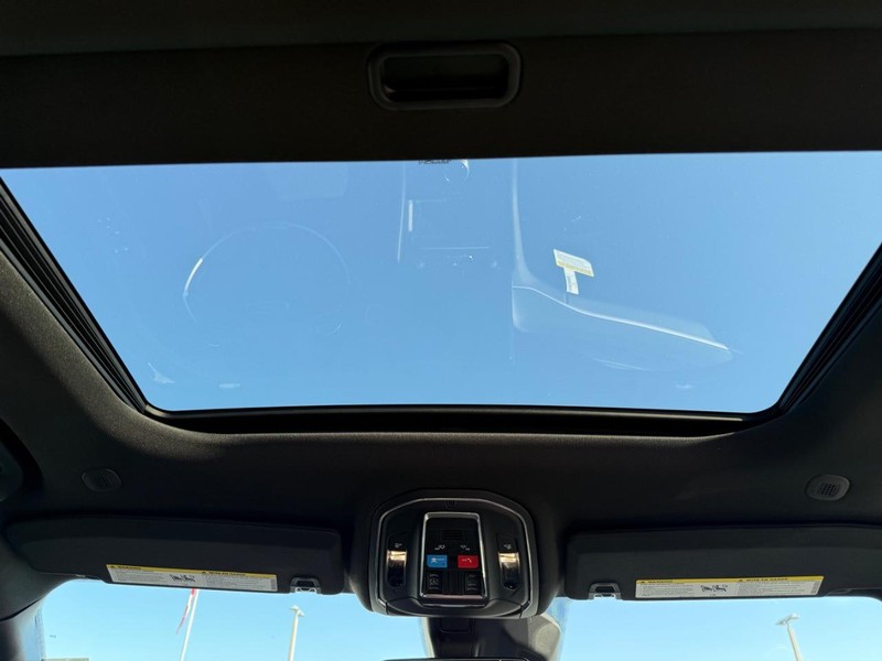 Jeep Grand Cherokee Vehicle Full-screen Gallery Image 12