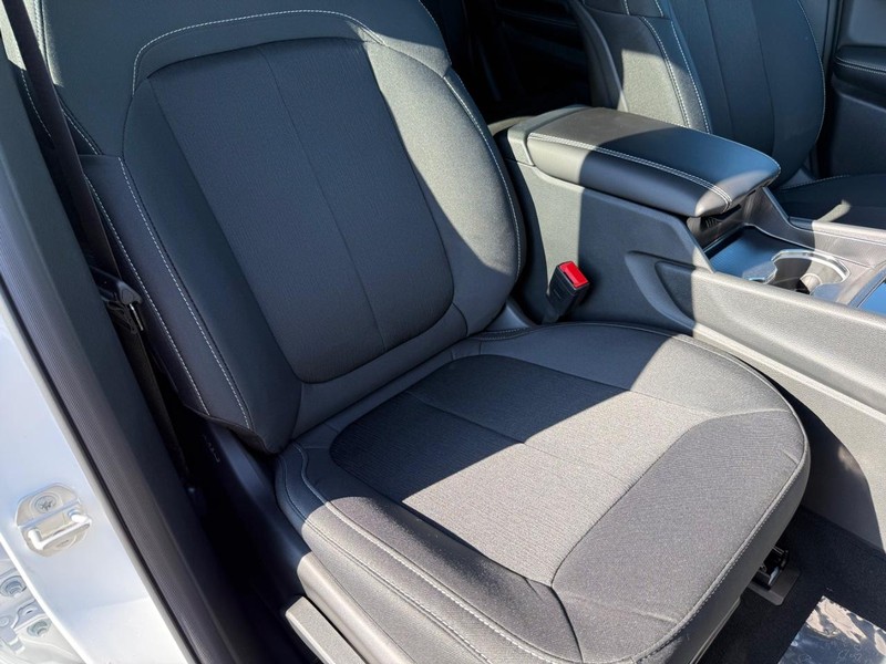 Jeep Grand Cherokee Vehicle Full-screen Gallery Image 16