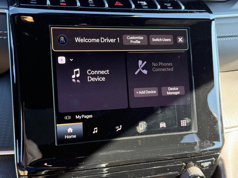 Jeep Grand Cherokee Vehicle Full-screen Gallery Image 23