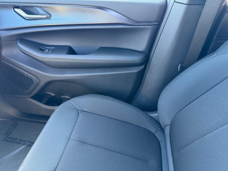 Jeep Grand Cherokee Vehicle Full-screen Gallery Image 27