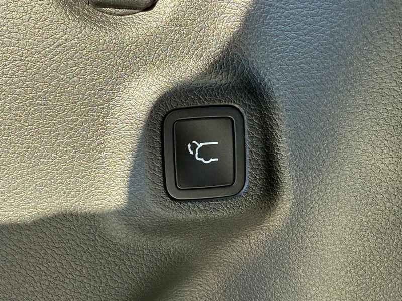 Jeep Compass Vehicle Full-screen Gallery Image 8