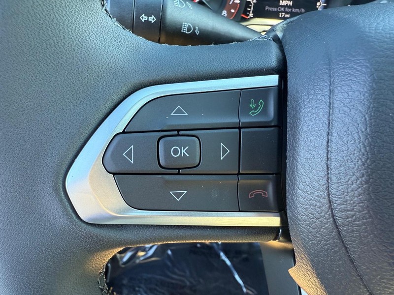 Jeep Compass Vehicle Full-screen Gallery Image 21