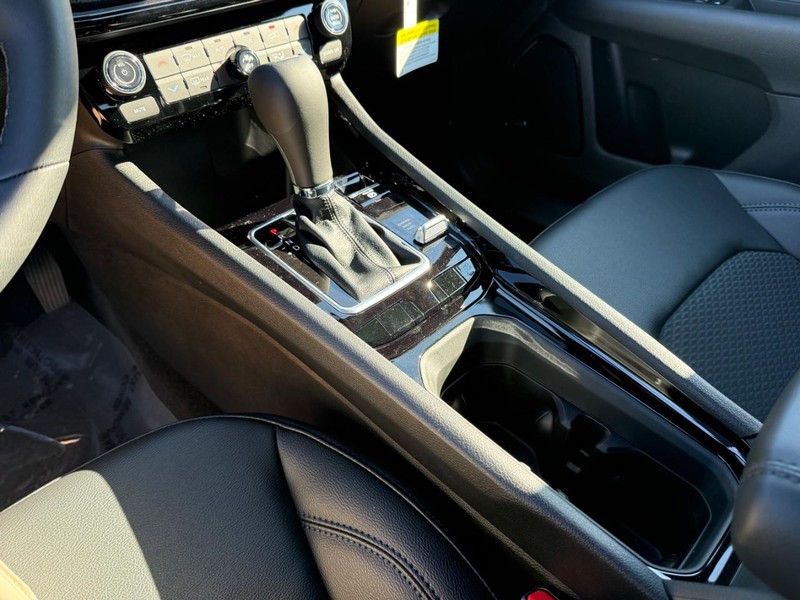 Jeep Compass Vehicle Full-screen Gallery Image 27