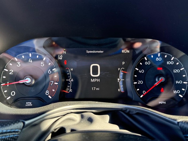 Jeep Compass Vehicle Full-screen Gallery Image 30