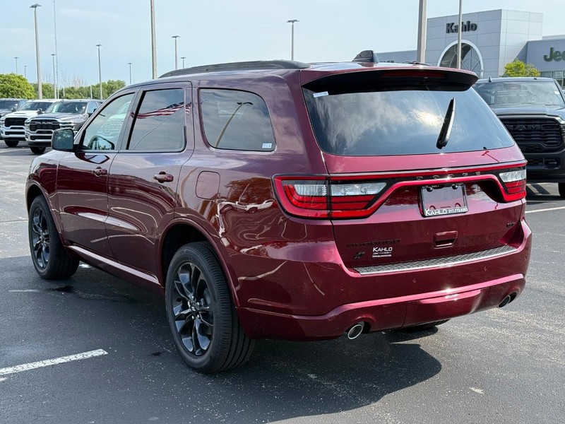 Dodge Durango Vehicle Full-screen Gallery Image 5