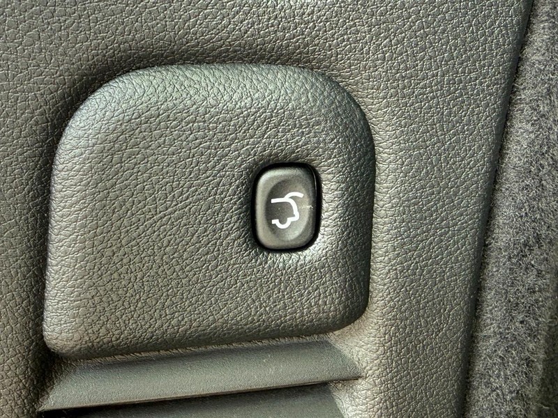 Dodge Durango Vehicle Full-screen Gallery Image 8