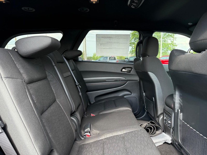 Dodge Durango Vehicle Full-screen Gallery Image 11